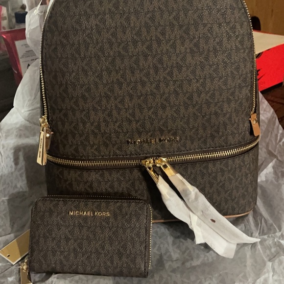 Mk backpt - Picture 3 of 3